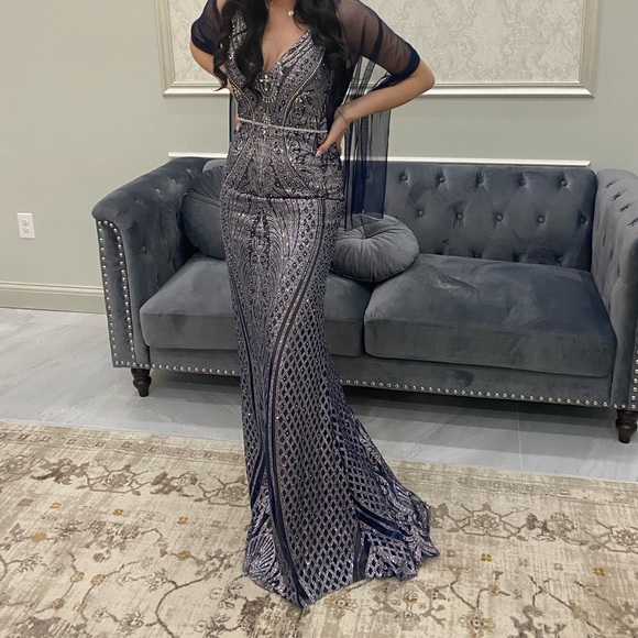 Jovani Dresses & Skirts - Jovani silver and Navy elegant dress with matching scarf